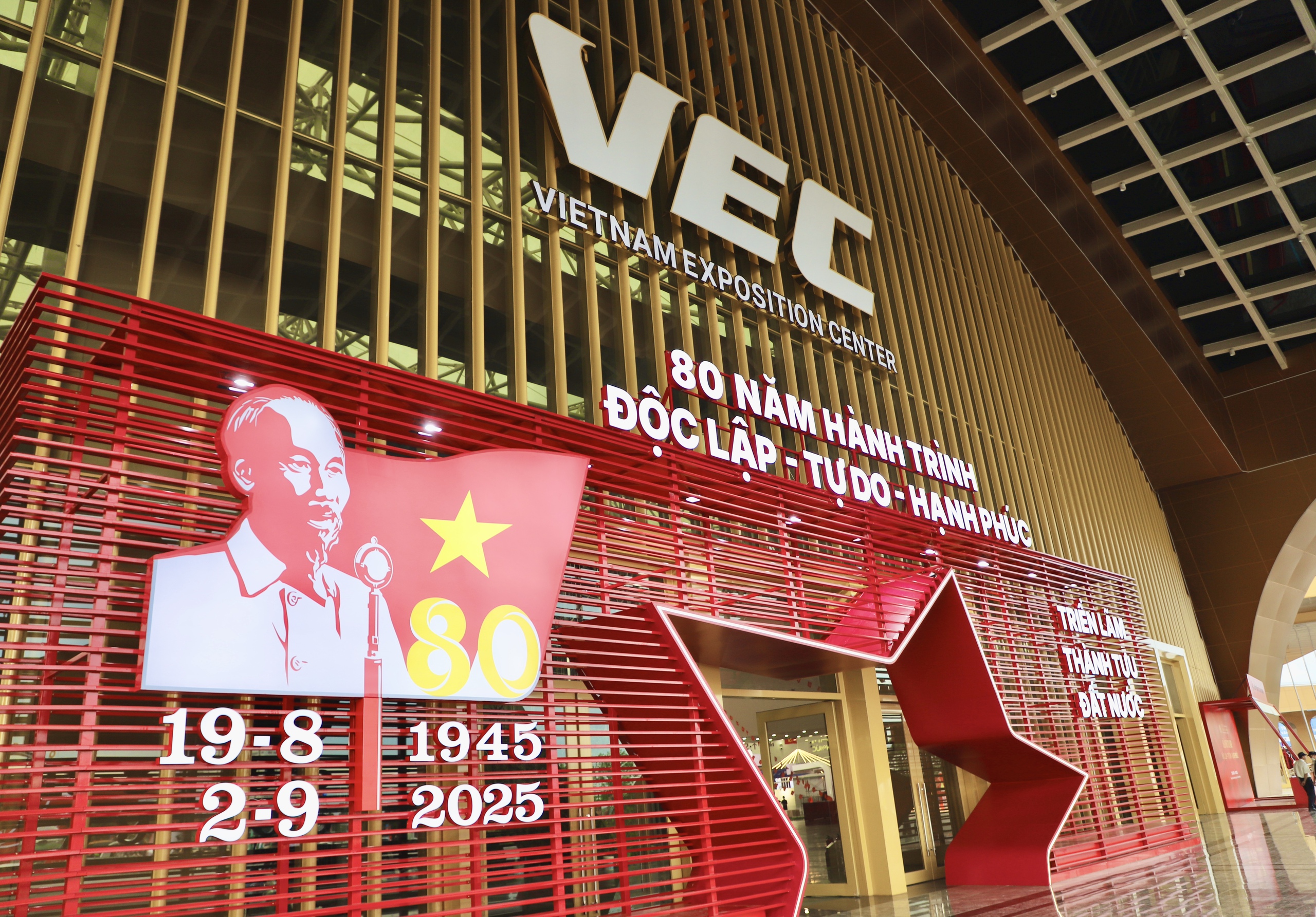Ấn tượng với loạt giải pháp AI của người Việt tại Triển lãm thành tựu đất nước